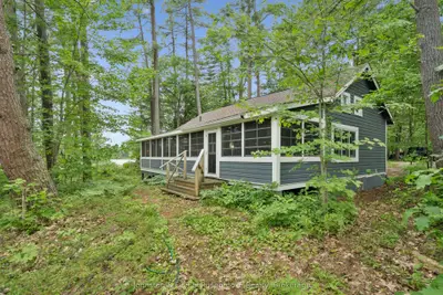 Detached in Gravenhurst