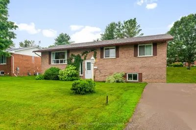 594 Herbert Street E, Pembroke, On K8a 8e9