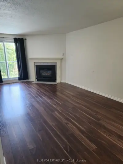 727 Deveron Crescent 210, London South, On N5z 4x4