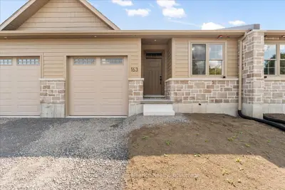 Att/Row/Townhouse in Tweed