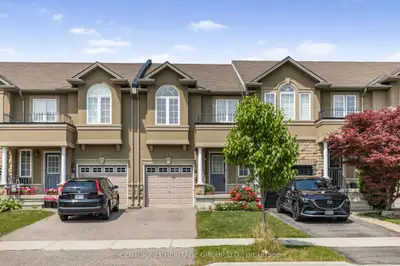 Att/Row/Townhouse in Hamilton