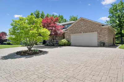 12 Ochs Drive, Puslinch, On N0b 2c0