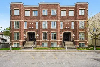 Condo Townhouse in Barrhaven