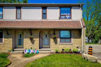 Condo Townhouse in Kitchener