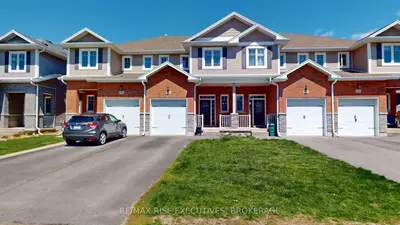 Att/Row/Townhouse in Kingston