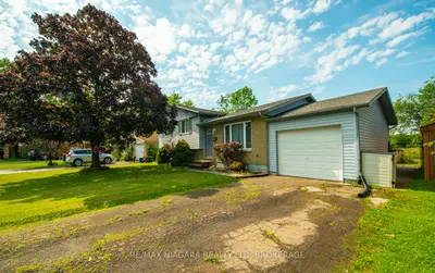 Detached in Port Colborne