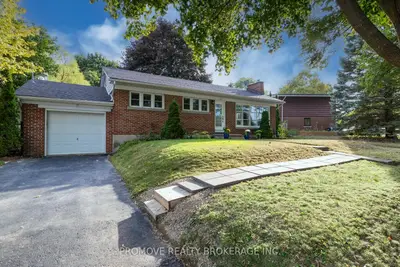 Detached in Guelph