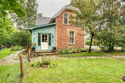 Detached in Mississippi Mills