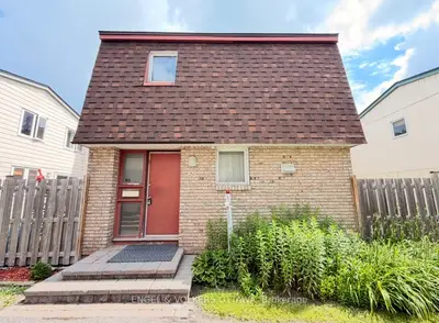 Condo Townhouse in Beacon Hill North - South and Area