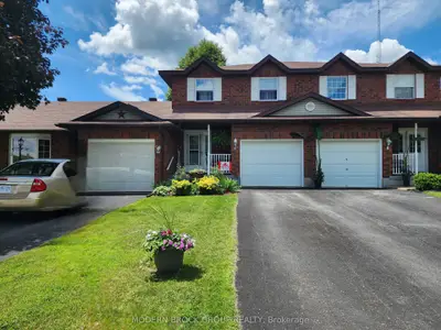 Att/Row/Townhouse in Brockville