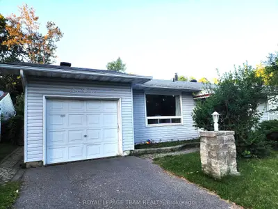 Detached in Cyrville - Carson Grove - Pineview