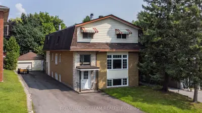 Triplex in Vanier and Kingsview Park