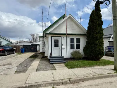 Detached in Chatham-Kent