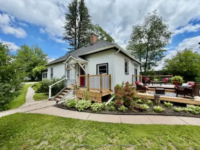 Detached in Gravenhurst