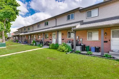 Condo Townhouse in Woodstock