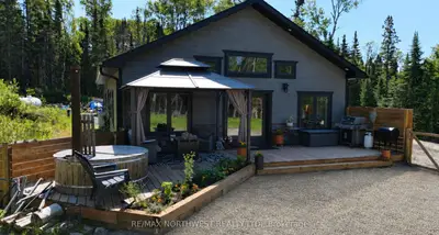 Detached in Kenora