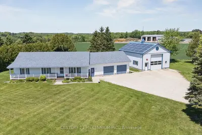 Detached in East Luther Grand Valley