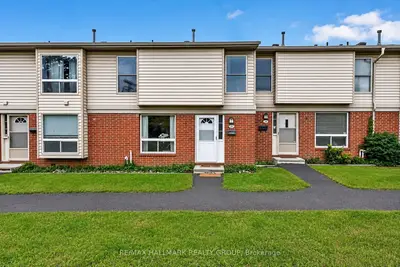 Condo Townhouse in Hunt Club - Windsor Park Village and Area