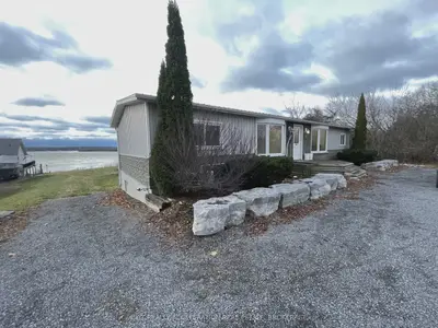 38 Main Street, Deseronto, On K0k 1x0