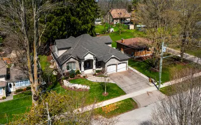 Detached in Centre Wellington