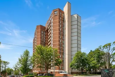 Condo Apartment in Hamilton