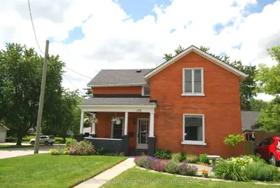 Detached in Minto