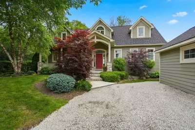 Detached in Bluewater