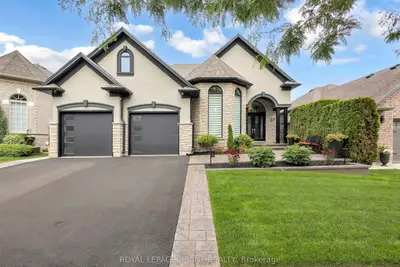 Detached in Brantford