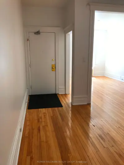 421 Lisgar Street 3, Ottawa Centre, On K1r 5g9
