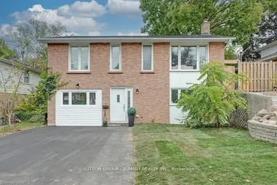 Att/Row/Townhouse in Kitchener