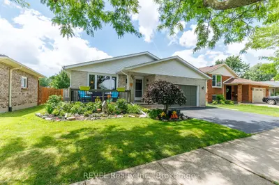 Detached in Niagara Falls