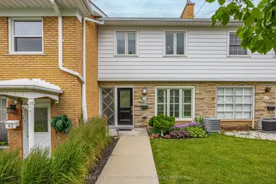 Condo Townhouse in London North