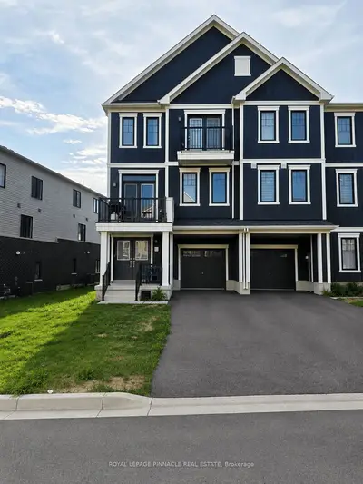 Att/Row/Townhouse in Haldimand