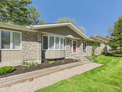 Detached in Bracebridge