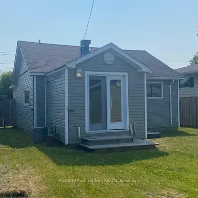 Detached in Greenstone