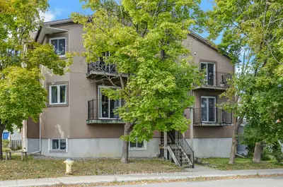 Condo Apartment in West Centre Town