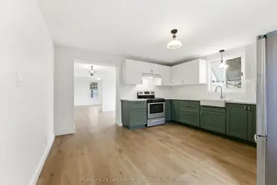 16 Store Street A, Prince Edward County, On K0k 1t0