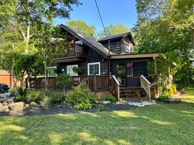 Detached in Port Colborne