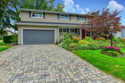 Detached in Brockville