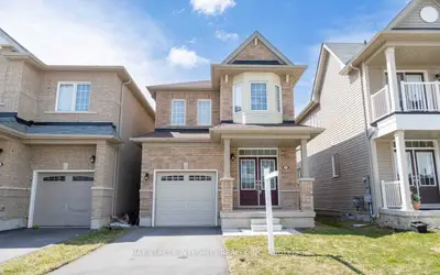 Detached in Niagara Falls
