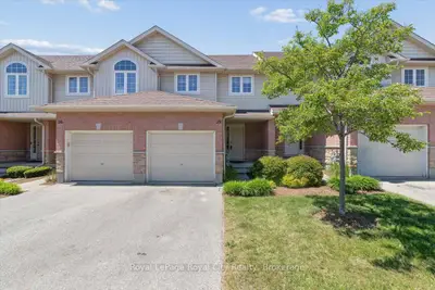 Condo Townhouse in Guelph