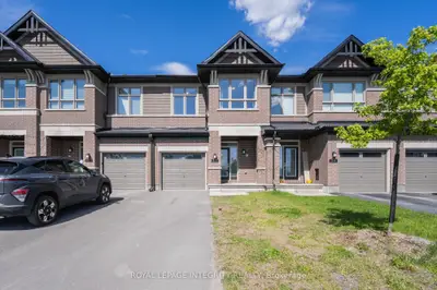 Att/Row/Townhouse in Stittsville - Munster - Richmond