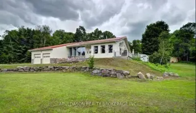 Detached in McMurrich/Monteith