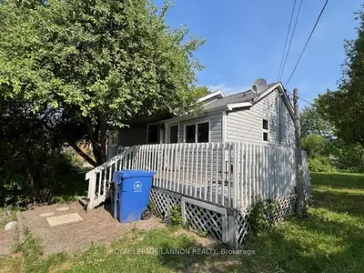 Detached in Sioux Lookout