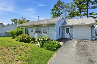 74 Highway 33, Quinte West, On K8v 5p6