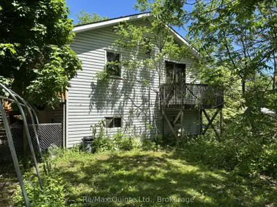 Detached in Centre Hastings