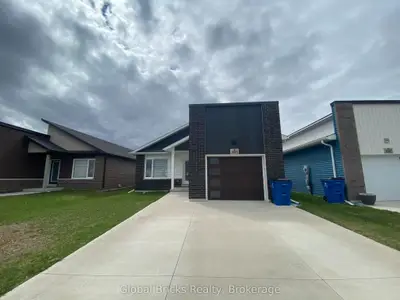 Detached in Chatham-Kent