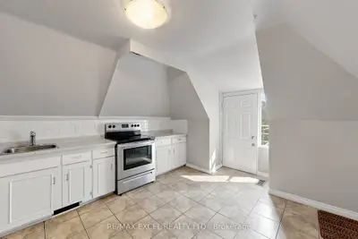 259 Victoria Avenue N Third, Hamilton, On L8l 5g3