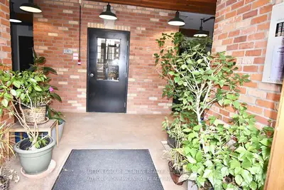 36 Margaret Street 24, Hamilton, On L8p 4c8