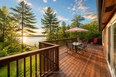 Detached in Addington Highlands